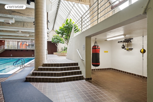 531 Main St Unit 1107, New York City, NY 10044 - view of stairway