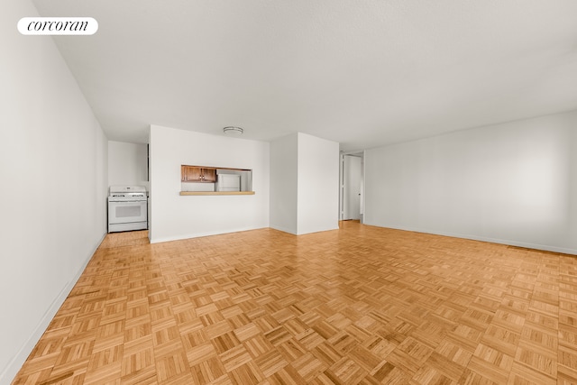 531 Main St Unit 1107, New York City, NY 10044 - spare room featuring baseboards