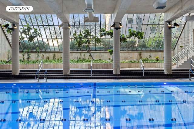 531 Main St Unit 1107, New York City, NY 10044 - view of swimming pool