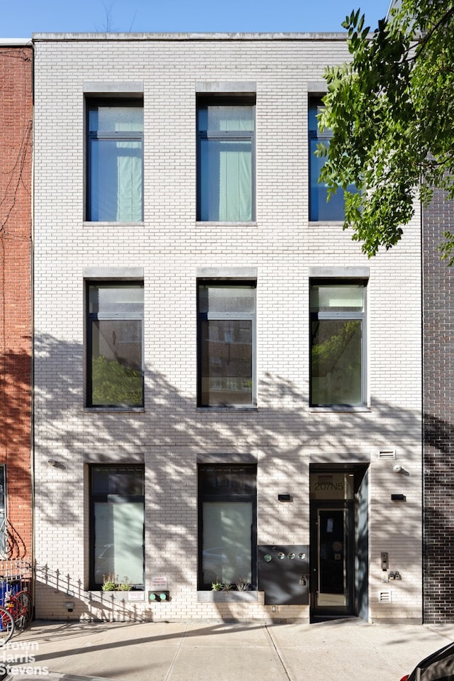 207 N 5th St Ph, Ph, New York City, NY 11211 - view of front of house with brick siding