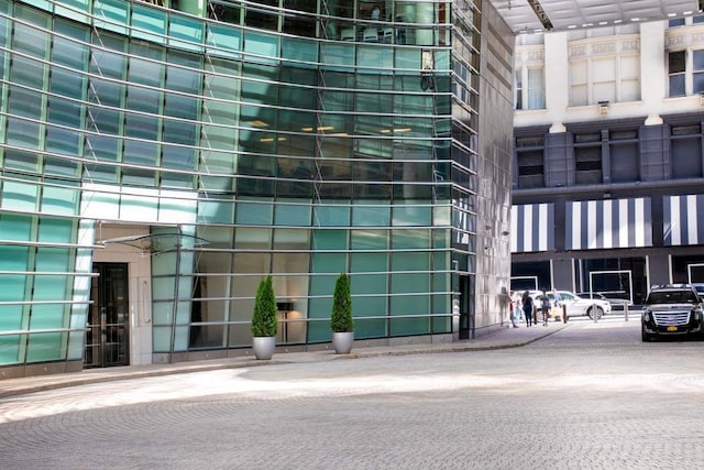 151 E 58th St Unit 42C, New York City, NY 10022 - view of building exterior