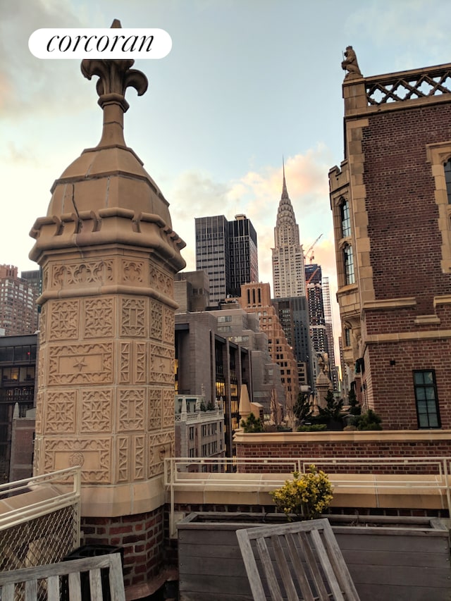 333 E 43rd St Unit 511, New York City, NY 10017 - view of city skyline