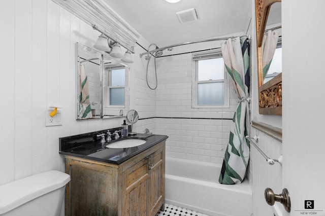 37 Centre St, New York City, NY 10464 - full bath featuring shower / bath combo with shower curtain, toilet, and vanity