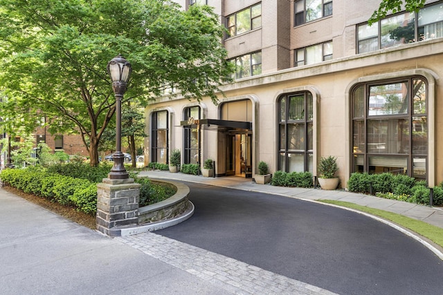 60 E End Ave Unit 27B, New York City, NY 10028 - view of building exterior