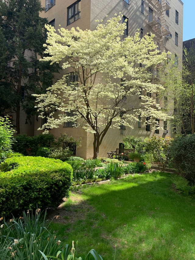 250 W 24th St Unit 1Cw, New York City, NY 10011 - view of building exterior