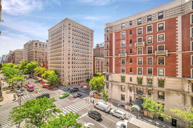 400 W End Ave Unit 6B, New York City, NY 10024 - view of property featuring a city view