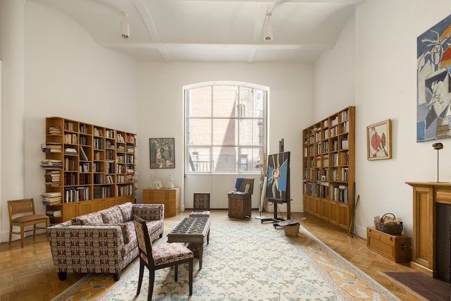 27 W 67th St Unit 2Fe, New York City, NY 10023 - sitting room with high vaulted ceiling