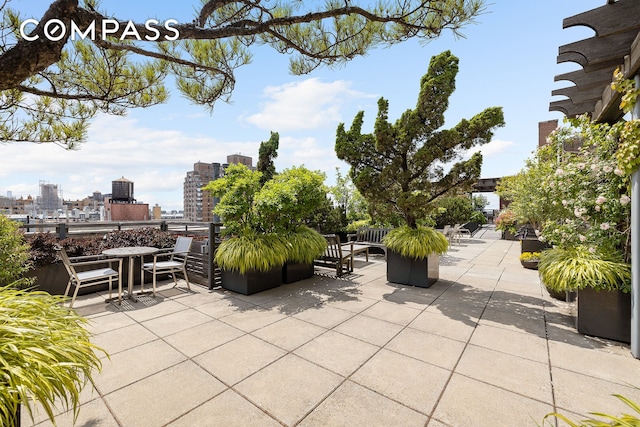 201 W 89th St Unit 2F, New York City, NY 10024 - view of patio / terrace featuring a skyline view