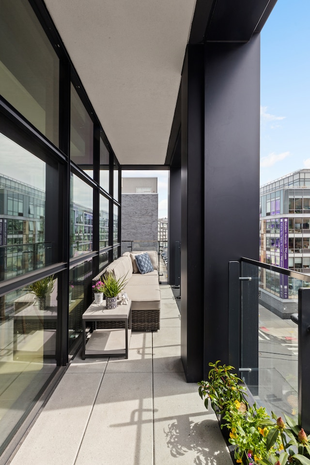 215 N 10th St Unit 4F, New York City, NY 11211 - view of balcony