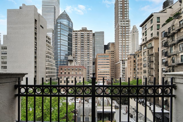 115 E 61st St Unit 10A, New York City, NY 10065 - view of city skyline