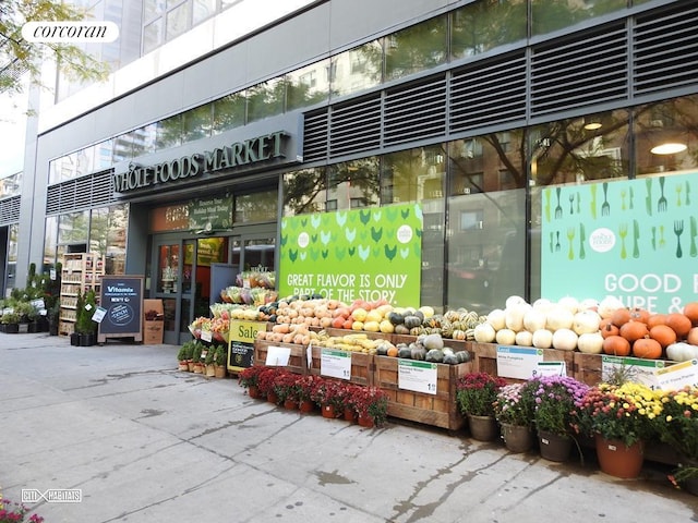 200 E 58th St Unit 12A, New York City, NY 10022 - view of property