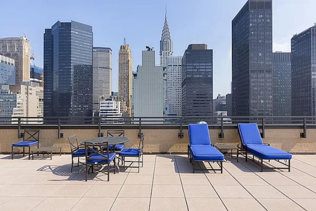 137 E 36th St Unit 5B, New York City, NY 10016 - view of patio / terrace with a skyline view