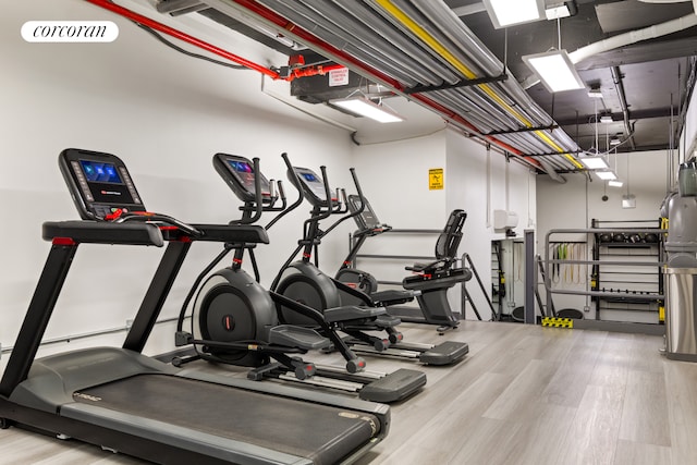 625 Main St Unit 643, New York City, NY 10044 - workout area featuring wood finished floors