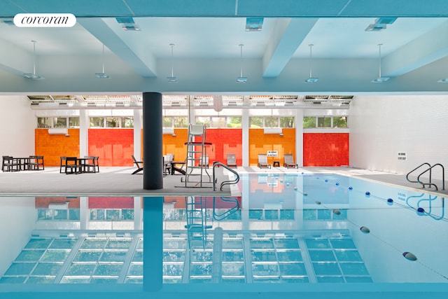 625 Main St Unit 643, New York City, NY 10044 - view of swimming pool