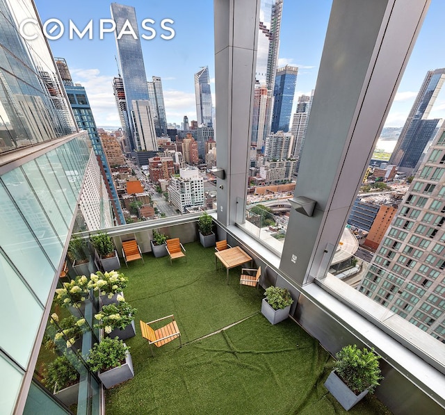 350 W 42nd St Unit 48E, New York City, NY 10036 - skyline view