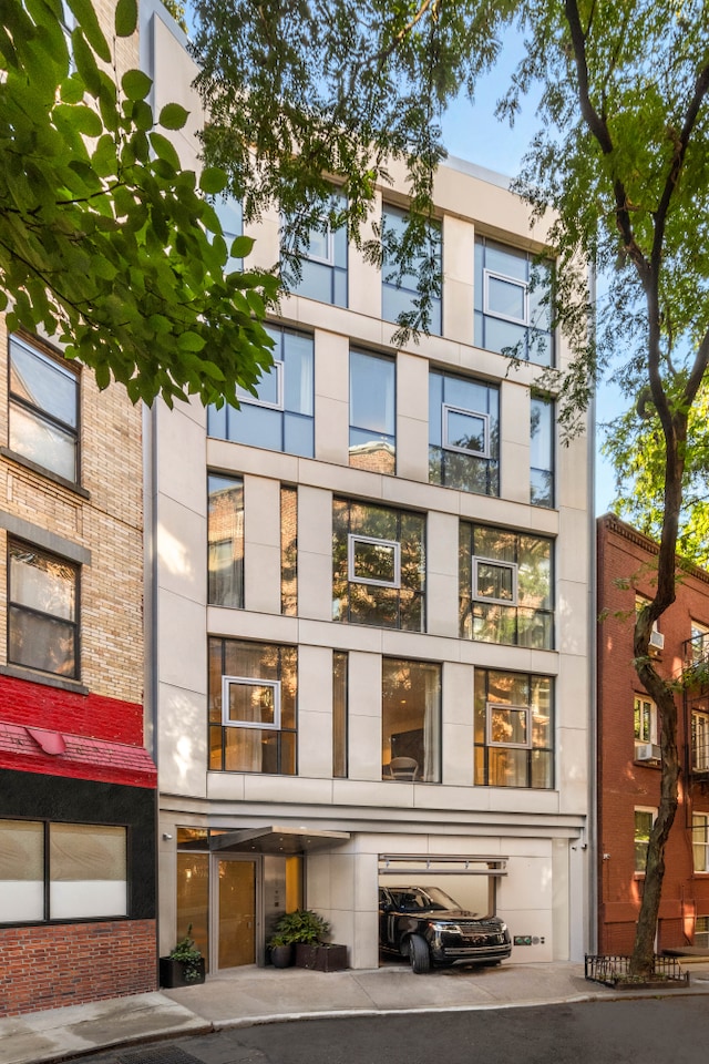 9 Minetta St, New York City, NY 10012 - view of apartment building / complex