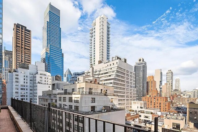 227 E 57th St Unit 12Eg, New York City, NY 10022 - skyline view