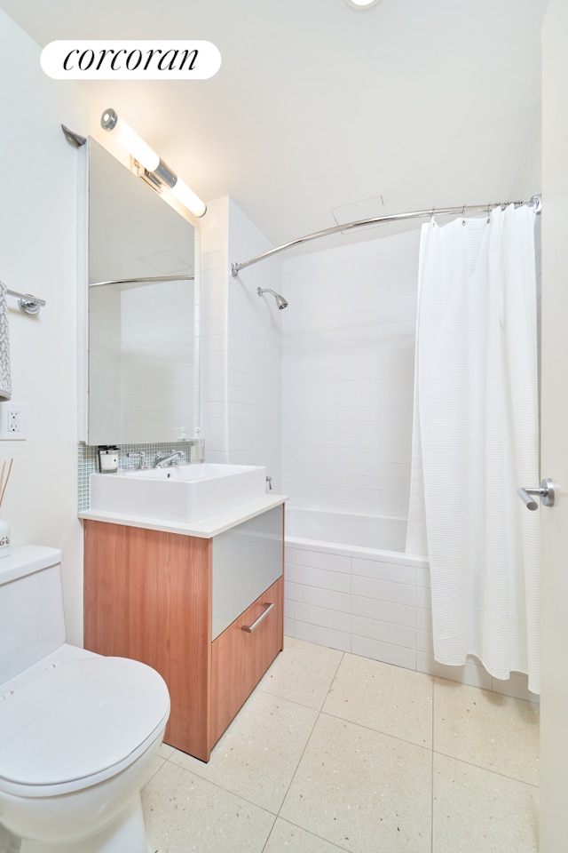 125 W 22nd St Unit 9B, New York City, NY 10011 - bathroom with tiled shower / bath and vanity