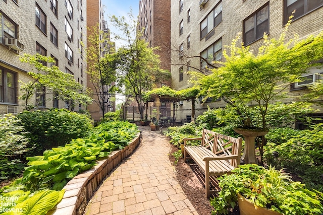 433 E 51st St Unit 11E, New York City, NY 10022 - view of community