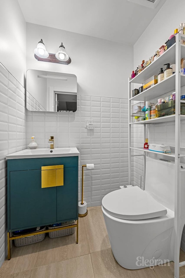 725 Lafayette Ave Unit 1A, New York City, NY 11221 - bathroom featuring tile walls and vanity