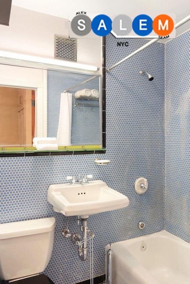 134 W 82nd St Unit 2C, New York City, NY 10024 - full bath featuring toilet and shower / bath combo