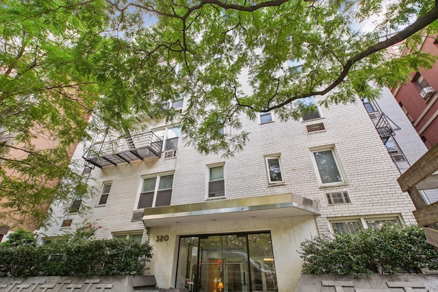 320 E 35th St Unit 2H, New York City, NY 10016 - view of building exterior