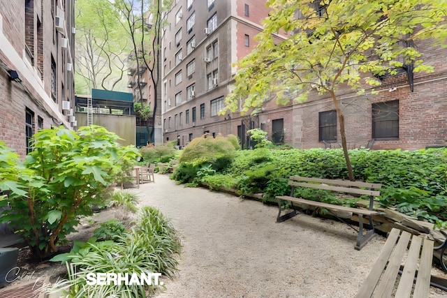 320 E 42nd St Unit 705, New York City, NY 10017 - view of property's community