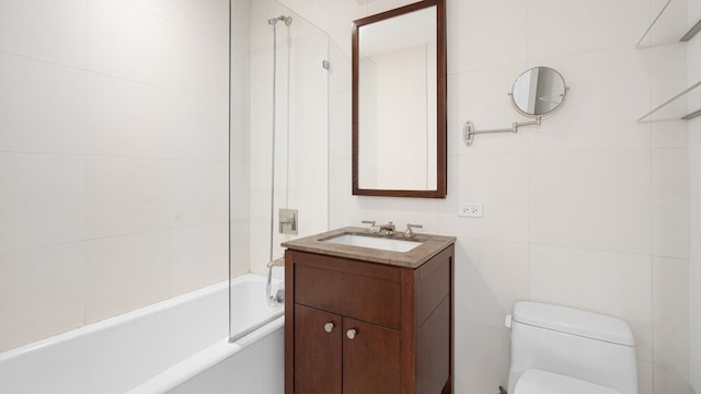 80 Riverside Blvd Unit 7-A, New York City, NY 10069 - full bath featuring tile walls, vanity, and tub / shower combination