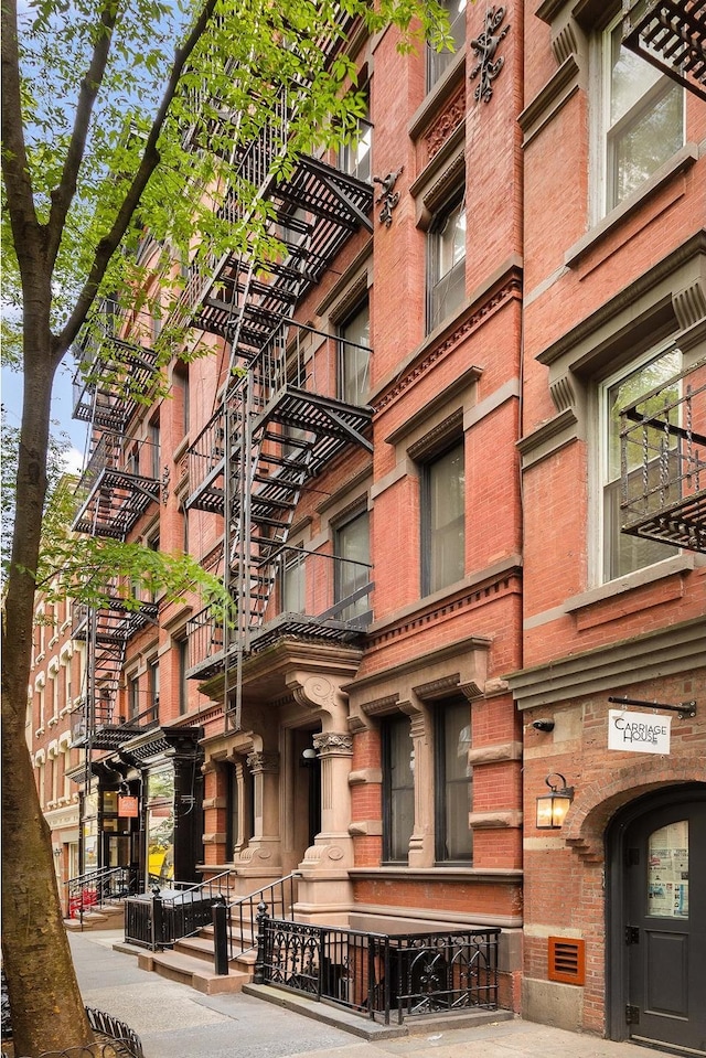 140 W 10th St Unit 3R, New York City, NY 10014 - view of building exterior