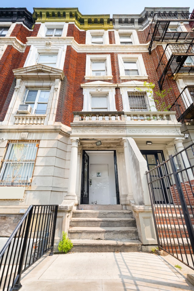 717 Eastern Pkwy, New York City, NY 11213 - view of property with entry steps