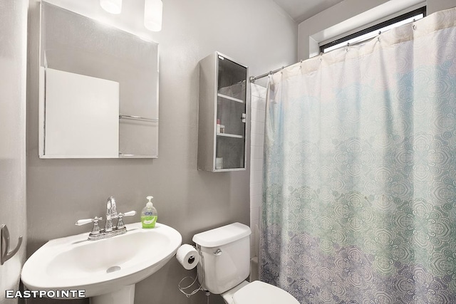 184 E 2nd St Unit 4G, New York City, NY 10009 - full bathroom with curtained shower