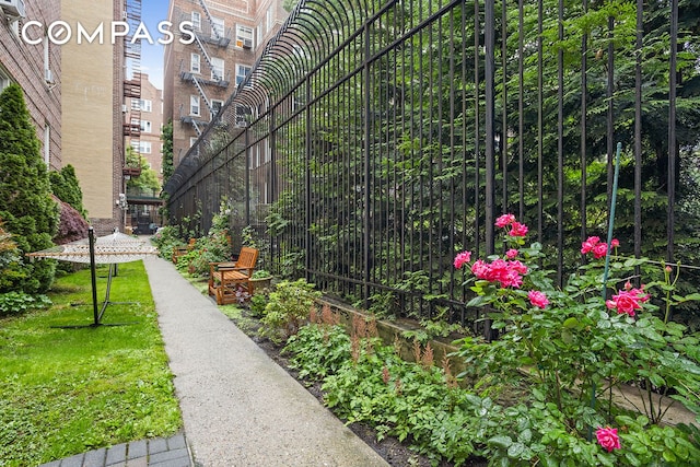 76-12 35th Ave Unit 6J, New York City, NY 11372 - view of community