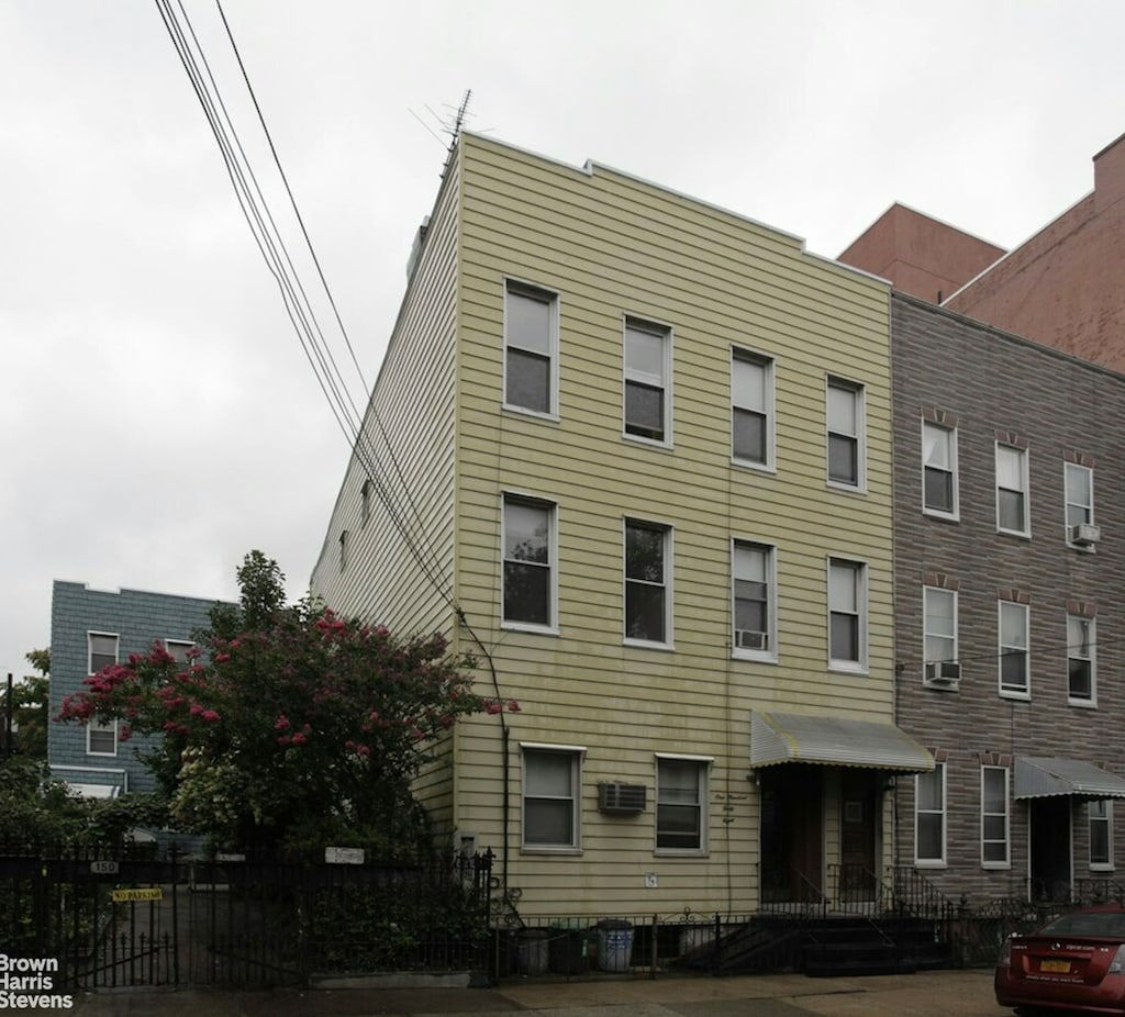 148 Conselyea St, New York City, NY 11211 - view of property