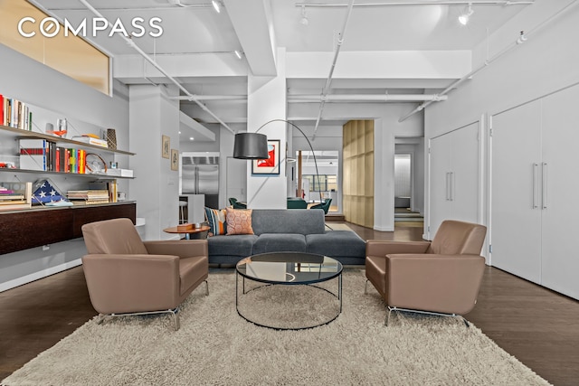 335 W 38th St Unit 6, New York City, NY 10018 - building lobby with beam ceiling