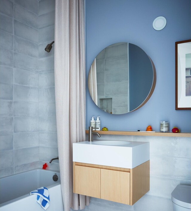 30 Front St Pha, Pha, New York City, NY 11201 - full bath with shower / bath combo with shower curtain and vanity