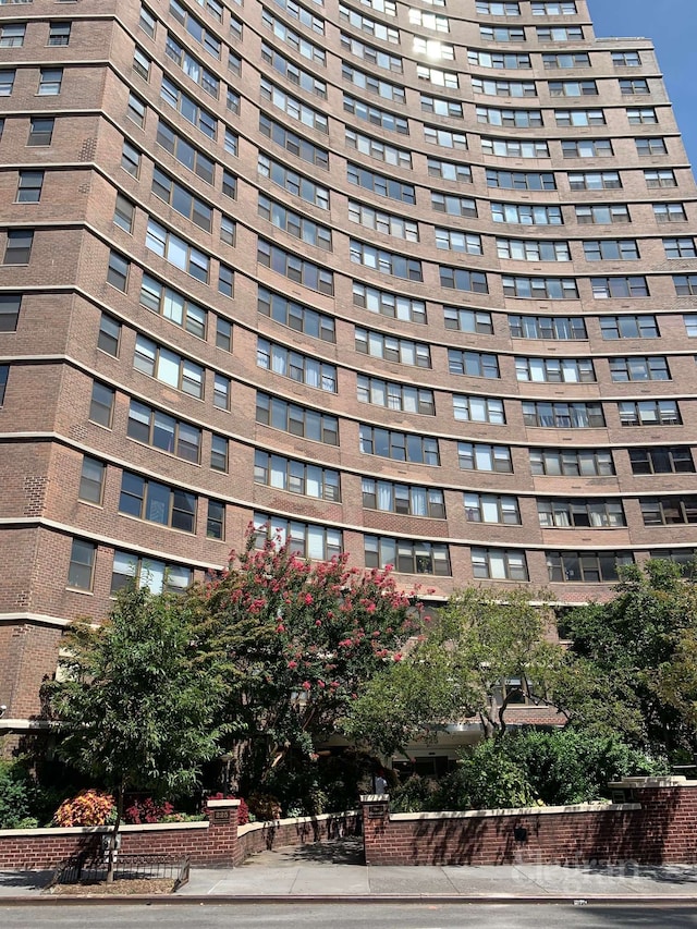 225 E 36th St Unit 1-A, New York City, NY 10016 - view of building exterior