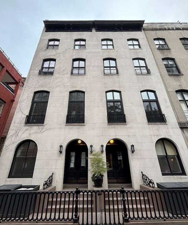 222 E 17th St Garden, Unit Garden, New York City, NY 10003 - view of apartment building / complex