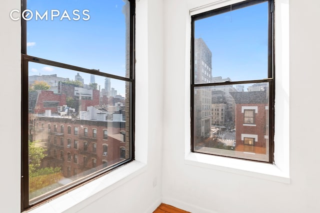 214 Mulberry St Unit 6B, New York City, NY 10012 - detailed view of skyline and baseboards