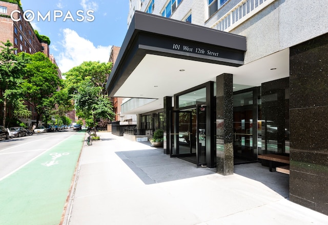 101 W 12th St Unit 6L, New York City, NY 10011 - view of property's community