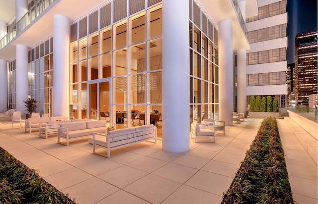 200 E 59th St Unit 8B, New York City, NY 10022 - lobby with a towering ceiling