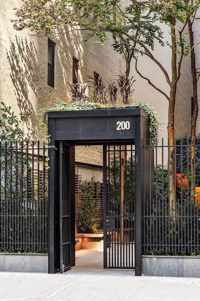 200 Mercer St Unit Ph4C, New York City, NY 10012 - view of gate