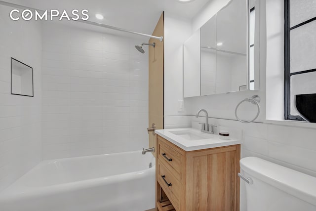 25 Tudor City Pl Unit 1405, New York City, NY 10017 - bathroom with vanity and bathing tub / shower combination