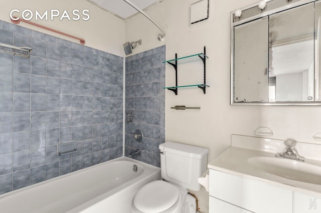 25-40 Shore Blvd Unit 4R, New York City, NY 11102 - full bath featuring vanity and shower / washtub combination