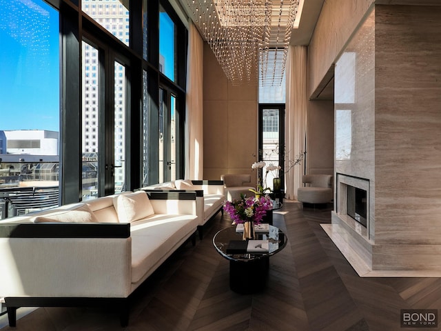 685 5th Ave Unit 9A, New York City, NY 10022 - community lobby featuring a towering ceiling
