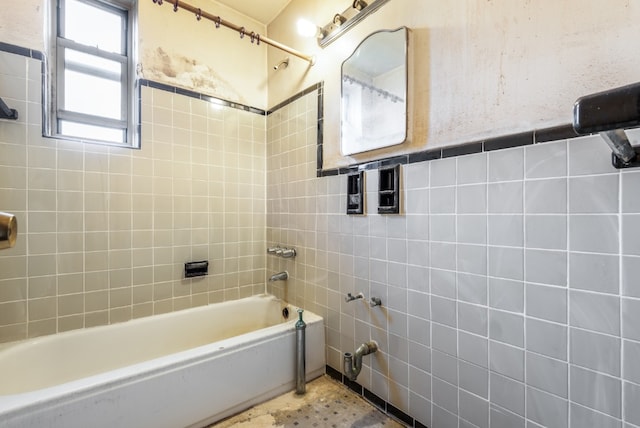 67-30 Clyde St Unit 5R, New York City, NY 11375 - bathroom with shower / bathtub combination and tile walls