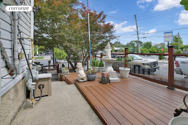 2054 Richmond Ave, New York City, NY 10314 - view of wooden terrace