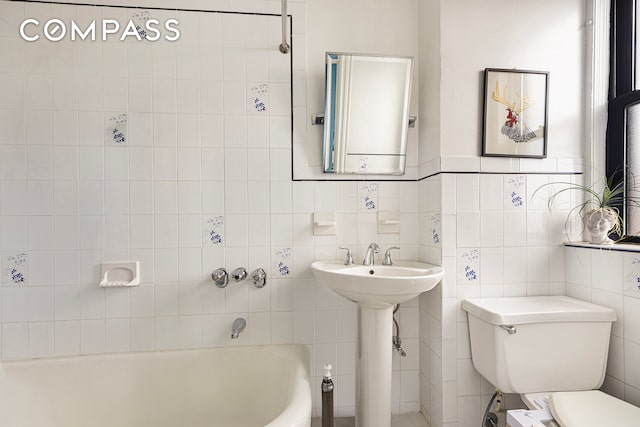 710 W End Ave Unit 9A, New York City, NY 10025 - bathroom with a tub to relax in and tile walls