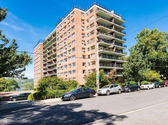 2727 Palisade Ave Unit 4L, New York City, NY 10463 - view of apartment building / complex