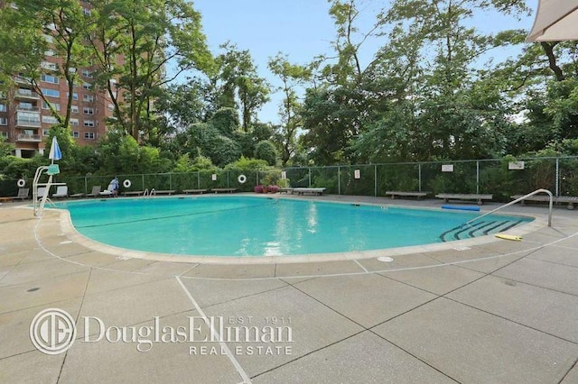 2727 Palisade Ave Unit 4L, New York City, NY 10463 - community pool featuring a patio