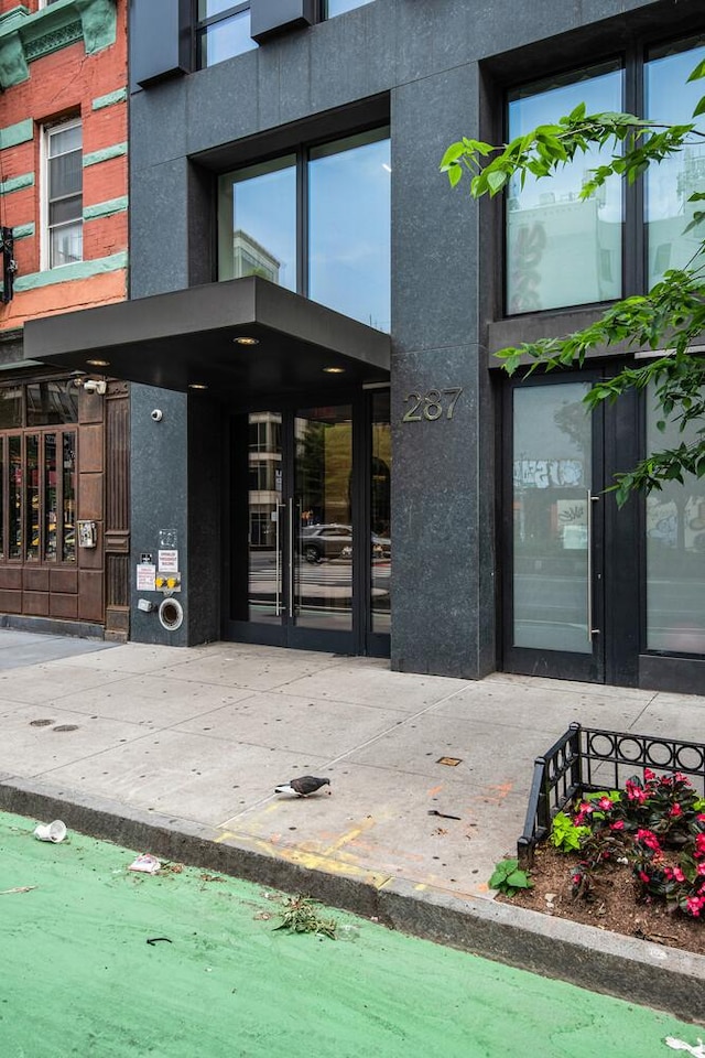 287 E Houston St Unit 4B, New York City, NY 10002 - view of exterior entry